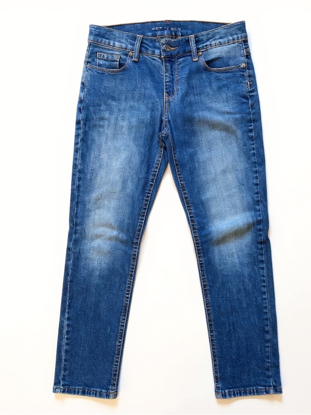 Mott & Bow Boyfriend mid-rise slim-straight Allen Ridge wash jeans 28” | GUC